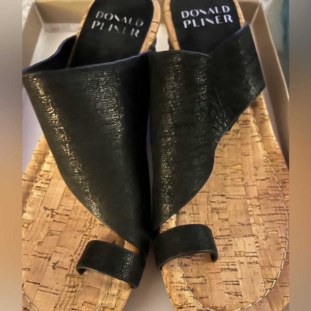 Donald J Pliner Sandals